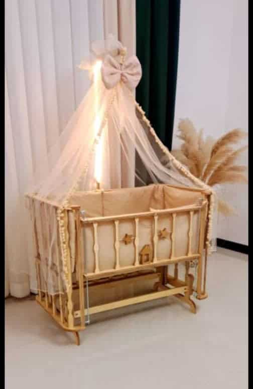 تخت و گهواره چوبی همراه سرویس خواب و تور تخت